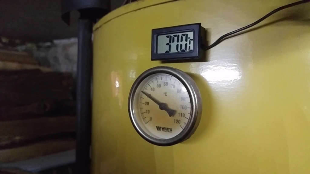 Рис2 Прибор измеряет температуру в отопительном агрегате.jpg